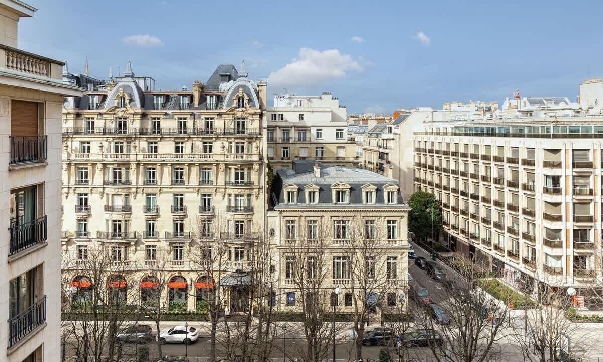 Photo of Others in Champs-Elysees
