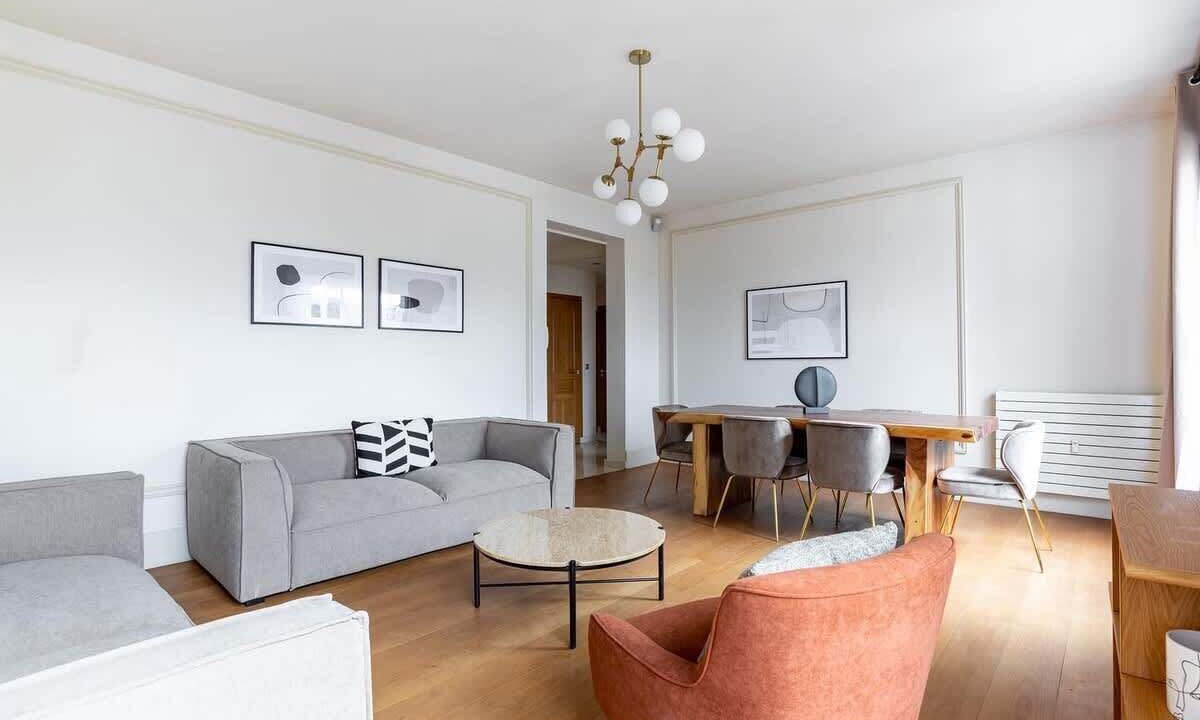 Photo of Livingroom in Champs-Elysees