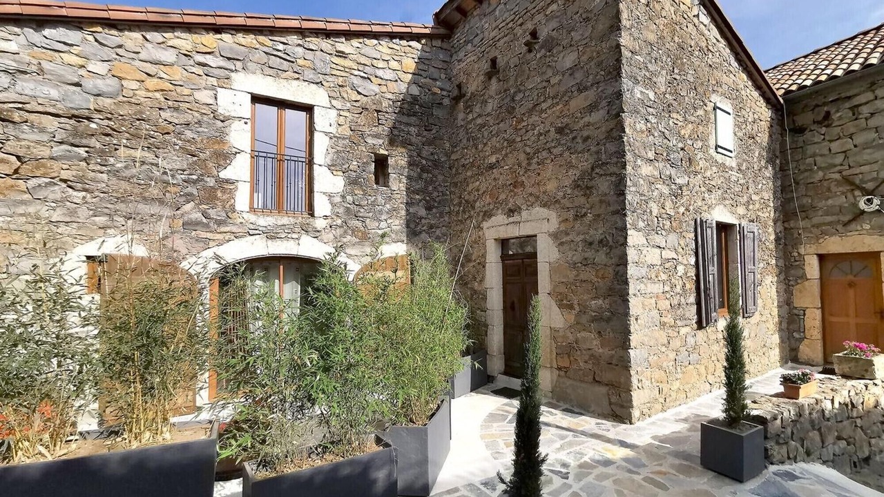 Photo of Outdoor in Mostuejouls