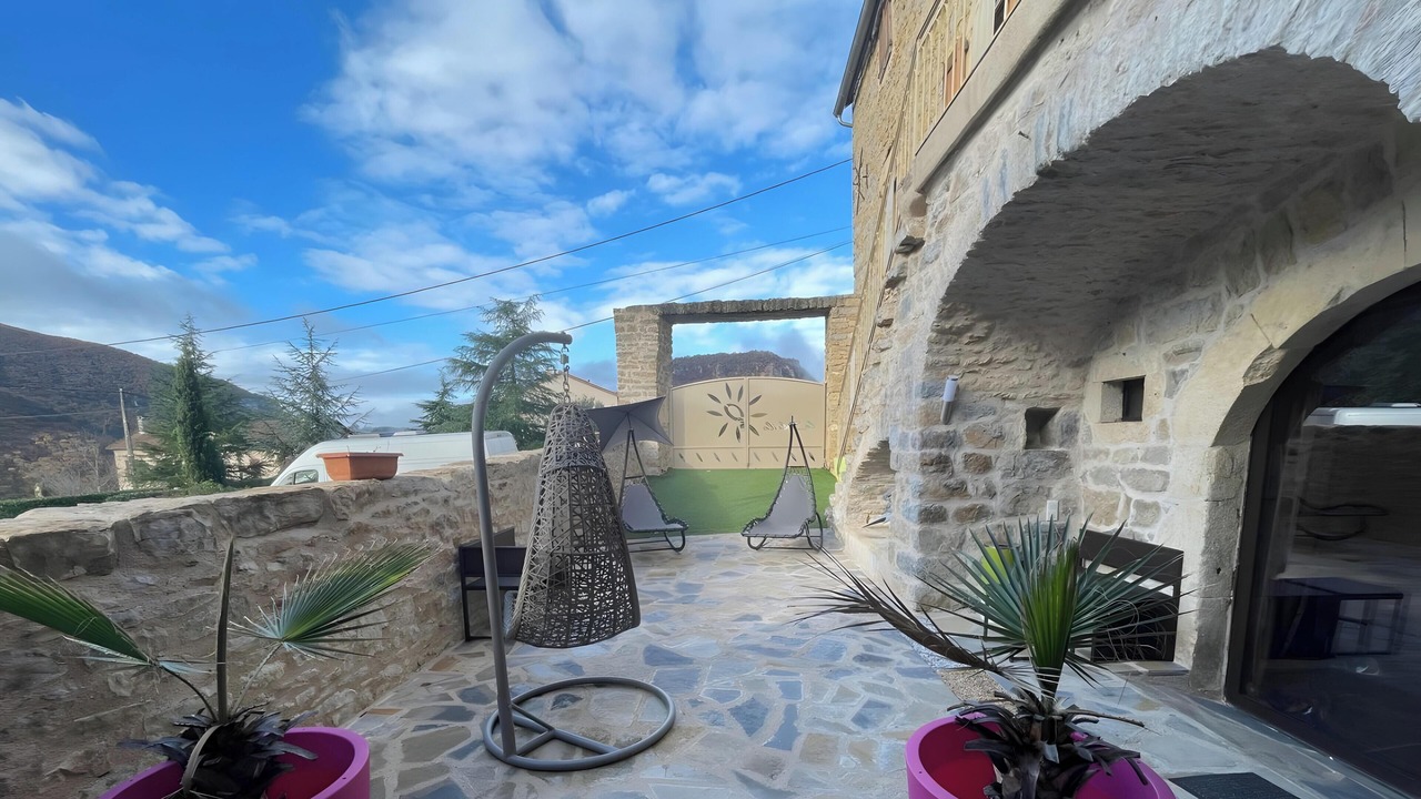 Photo of Outdoor in Mostuejouls