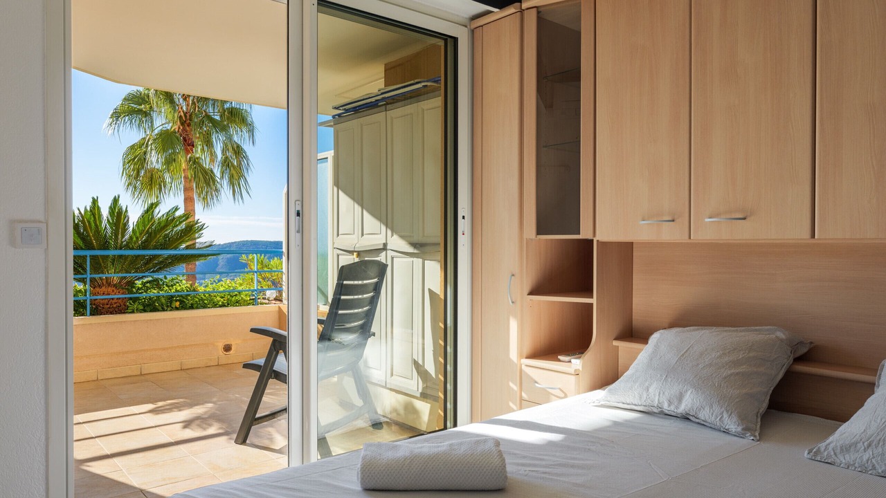 Photo of Bedroom in Mandelieu-La-Napoule