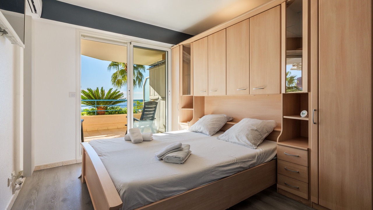 Photo of Bedroom in Mandelieu-La-Napoule