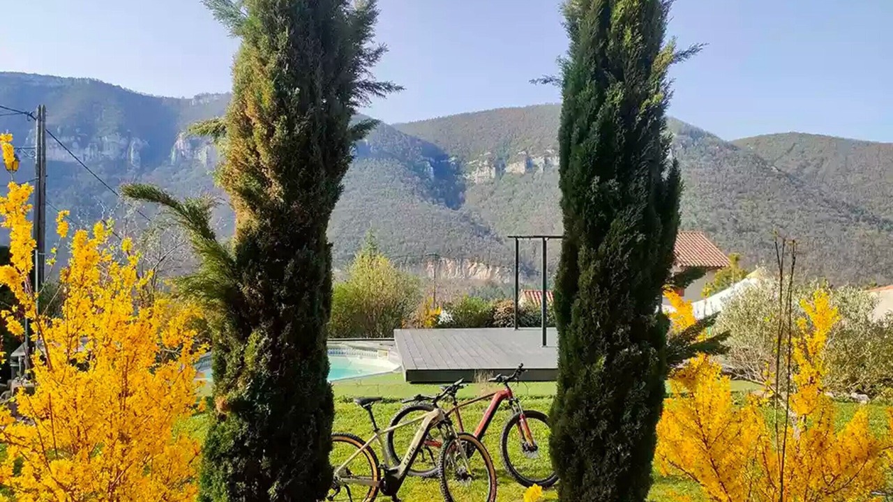 Photo of Outdoor in Mostuejouls