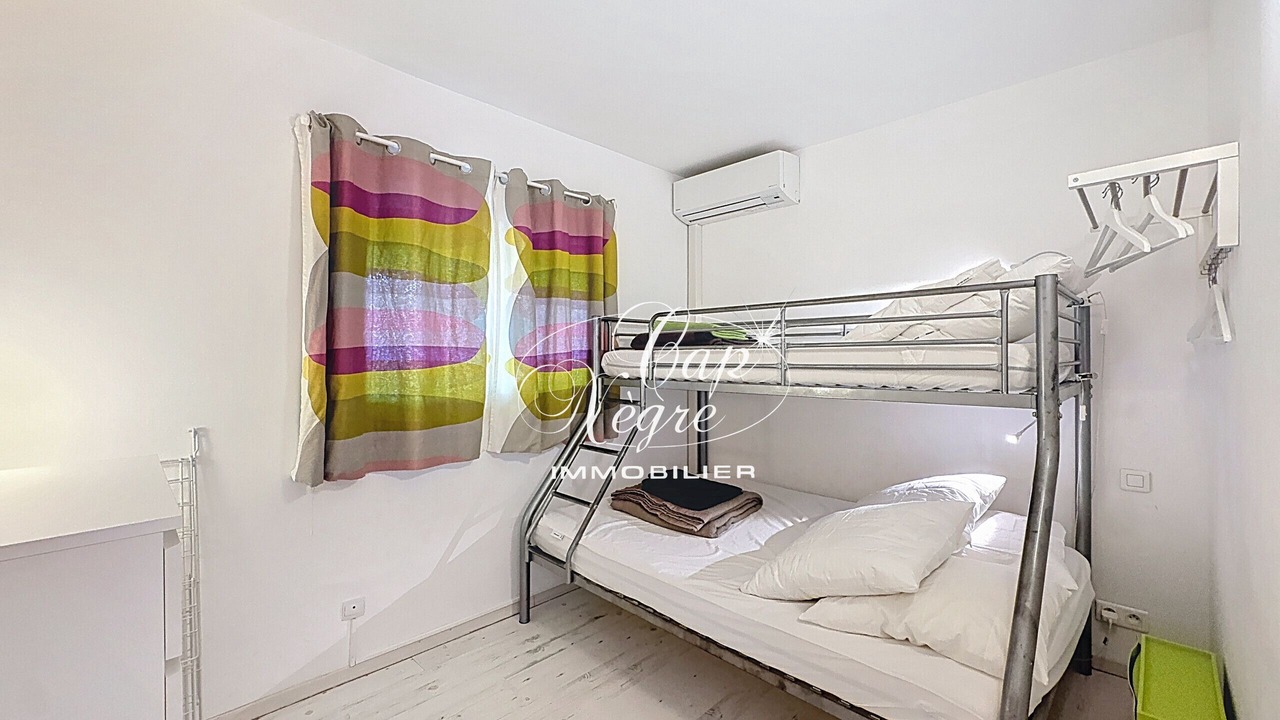 Photo of Bedroom in Le Lavandou