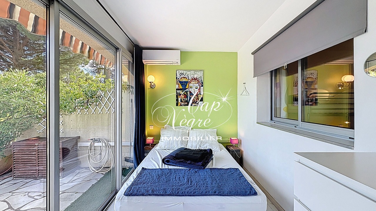 Photo of Bedroom in Le Lavandou