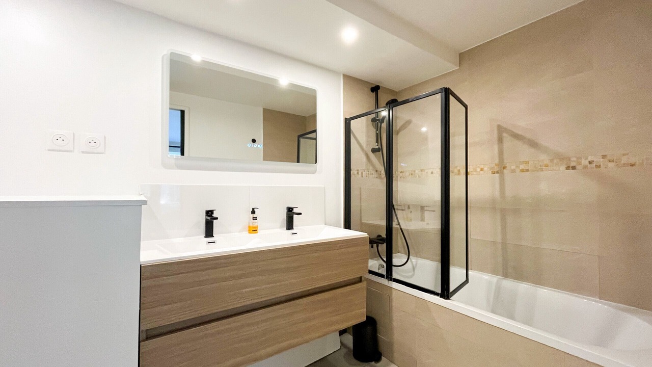 Photo of Bathroom in Vivienne