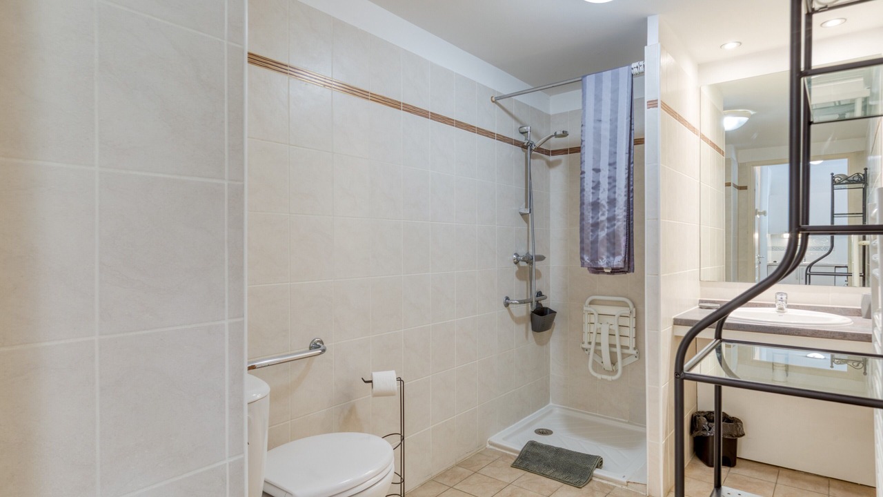 Photo of Bathroom in Lamalou-les-Bains