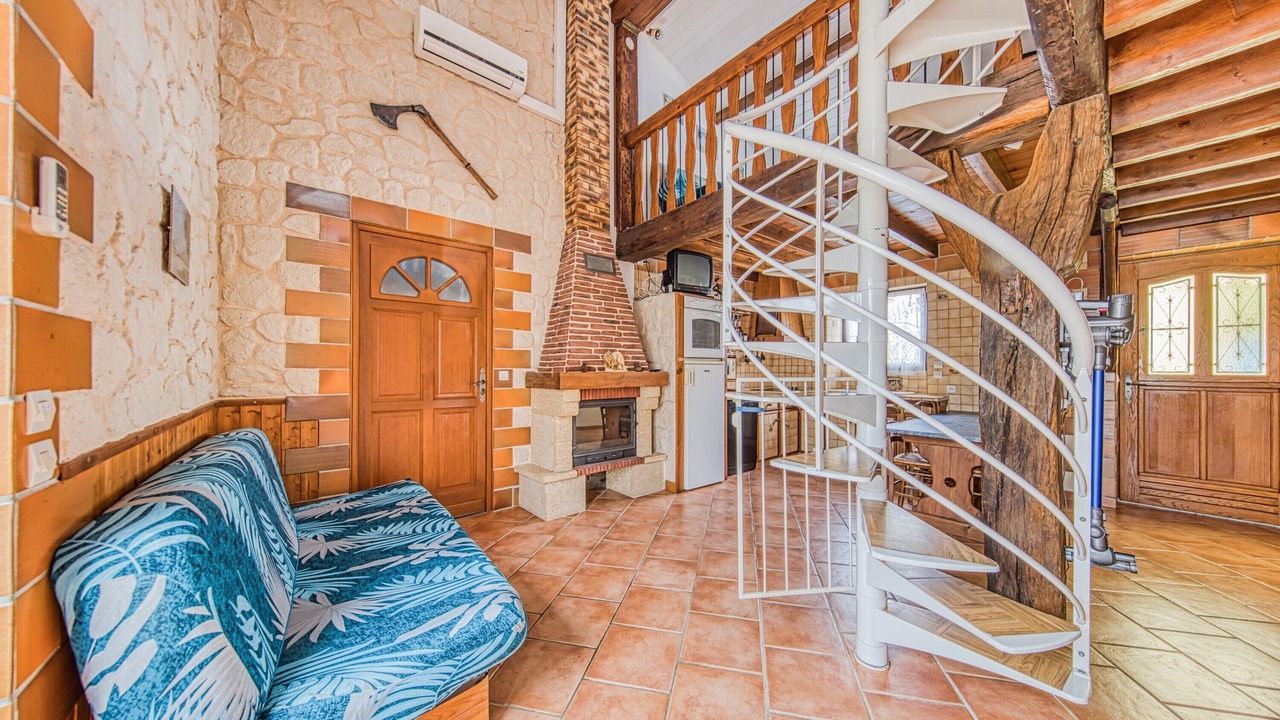 Photo of Livingroom in Saint-Seurin-de-Cadourne