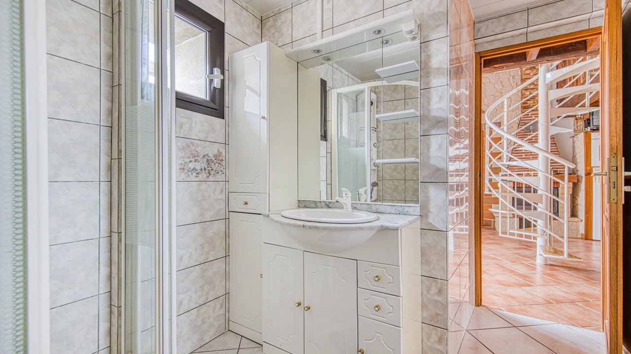 Photo of Bathroom in Saint-Seurin-de-Cadourne