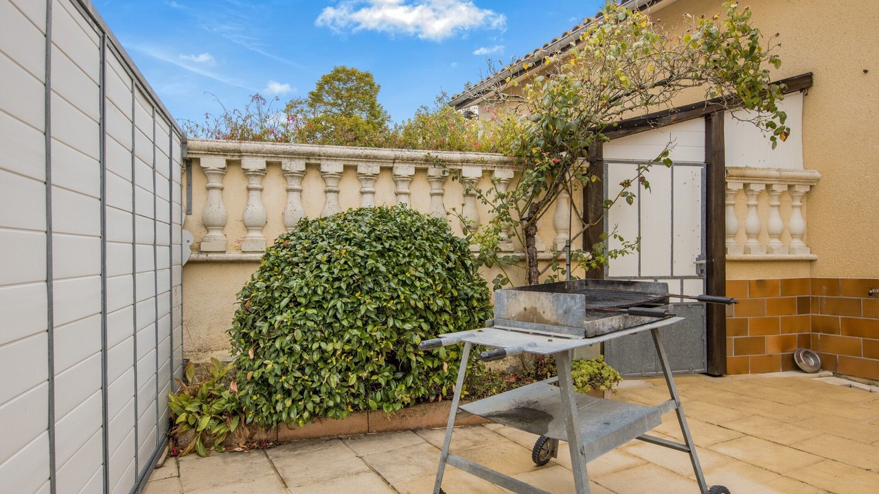 Photo of Patio Balcony in Saint-Seurin-de-Cadourne