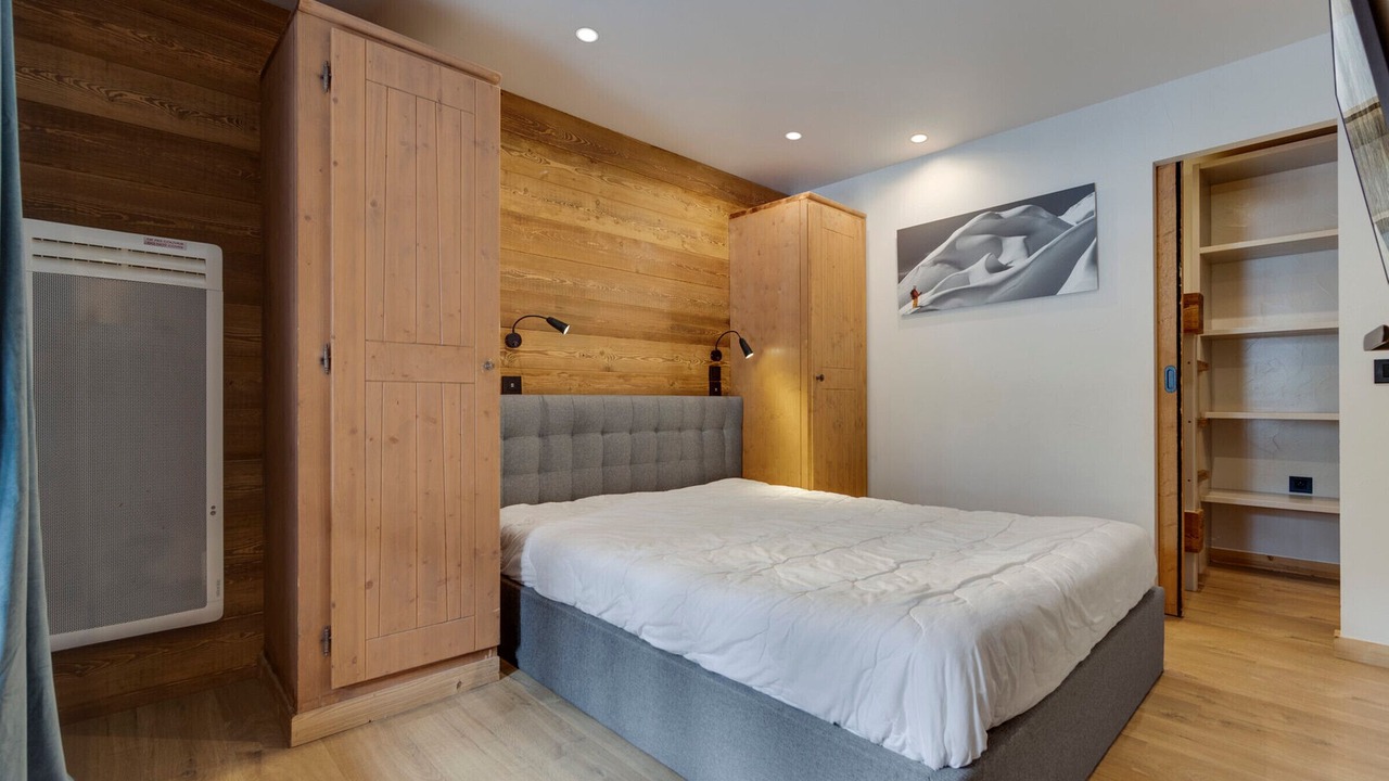 Photo of Bedroom in Arc-1950