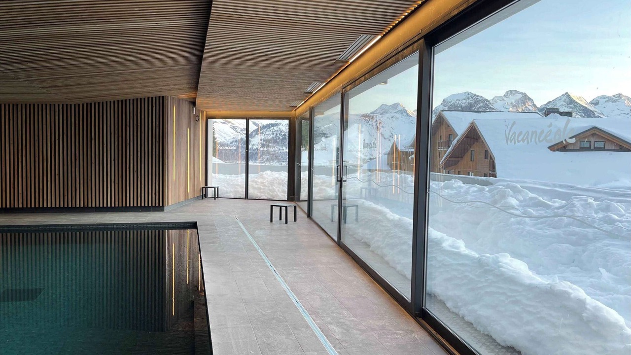 Photo of Outdoor in Auris