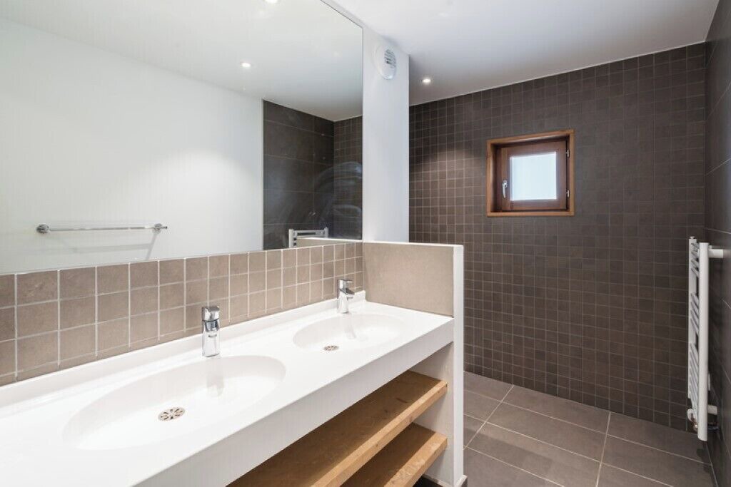 Photo of Bathroom in Auris