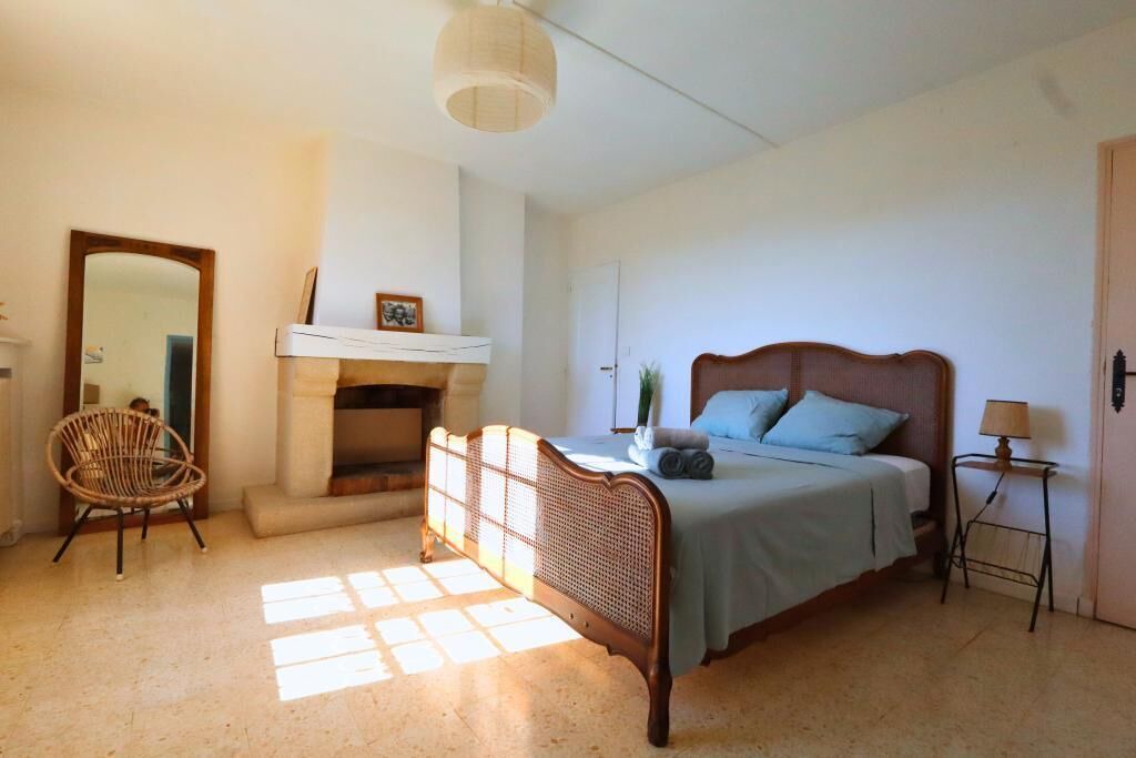 Photo of Bedroom in Sainte-Cecile-les-Vignes