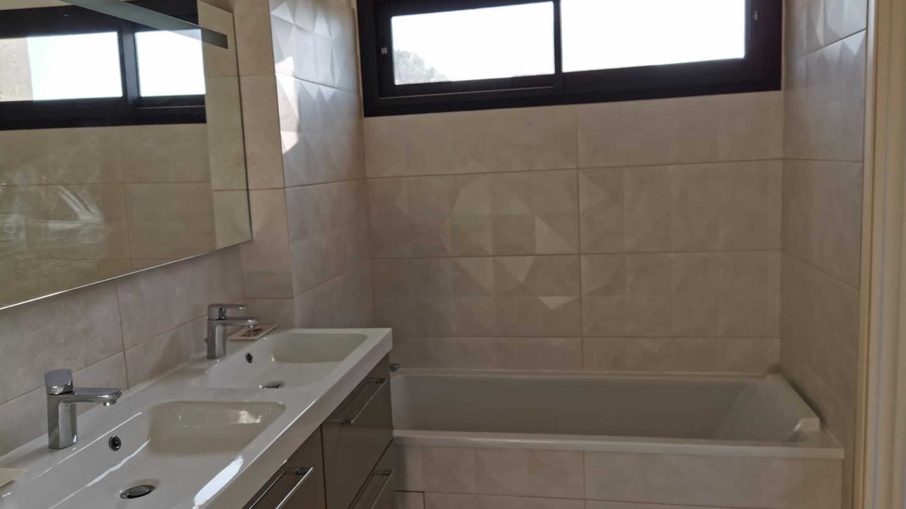 Photo of Bathroom in Thuir