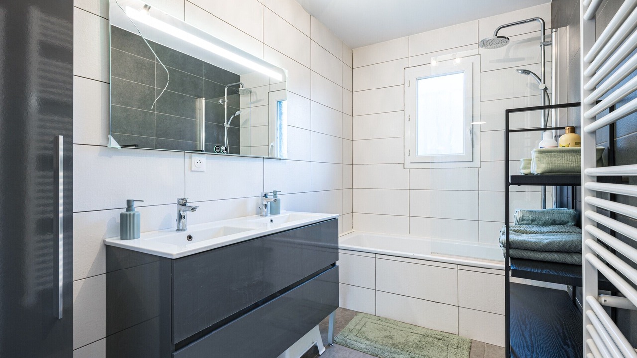Photo of Bathroom in Saint-Jean-de-Maurienne