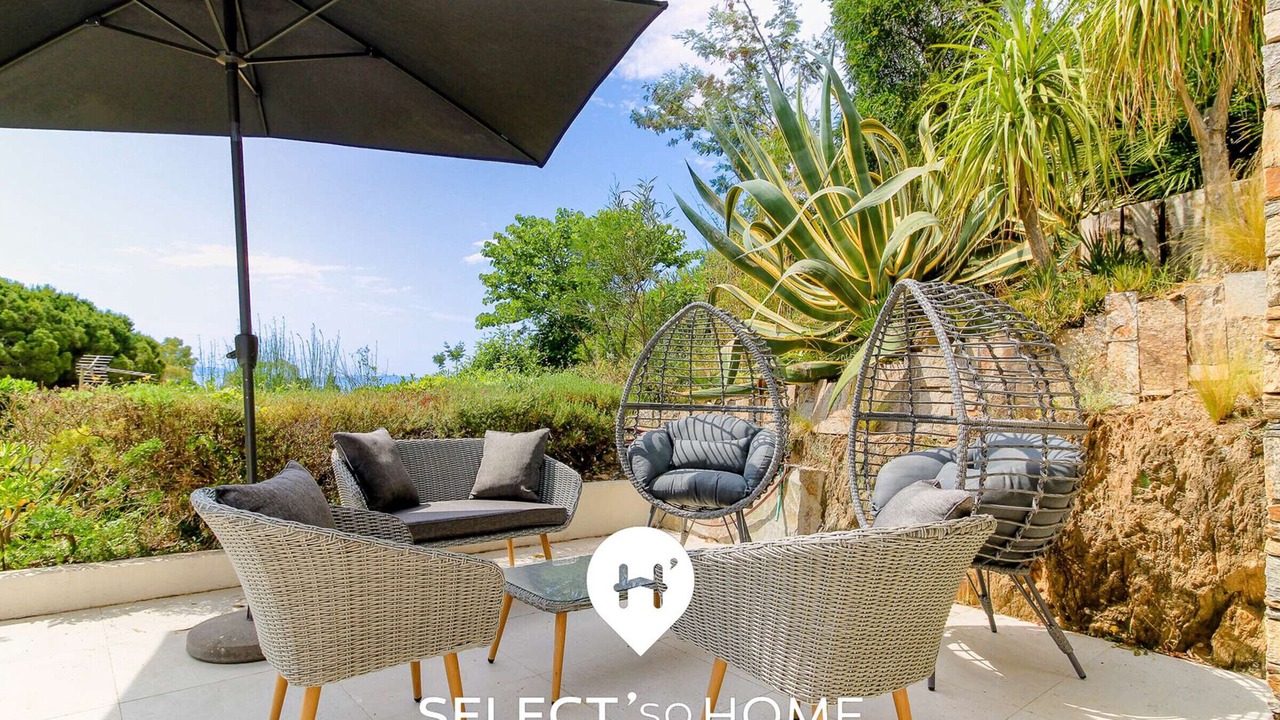 Photo of Patio Balcony in Le Lavandou