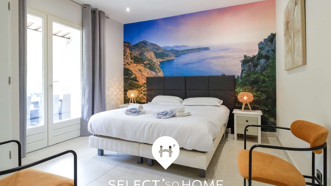 Photo of Bedroom in Le Lavandou