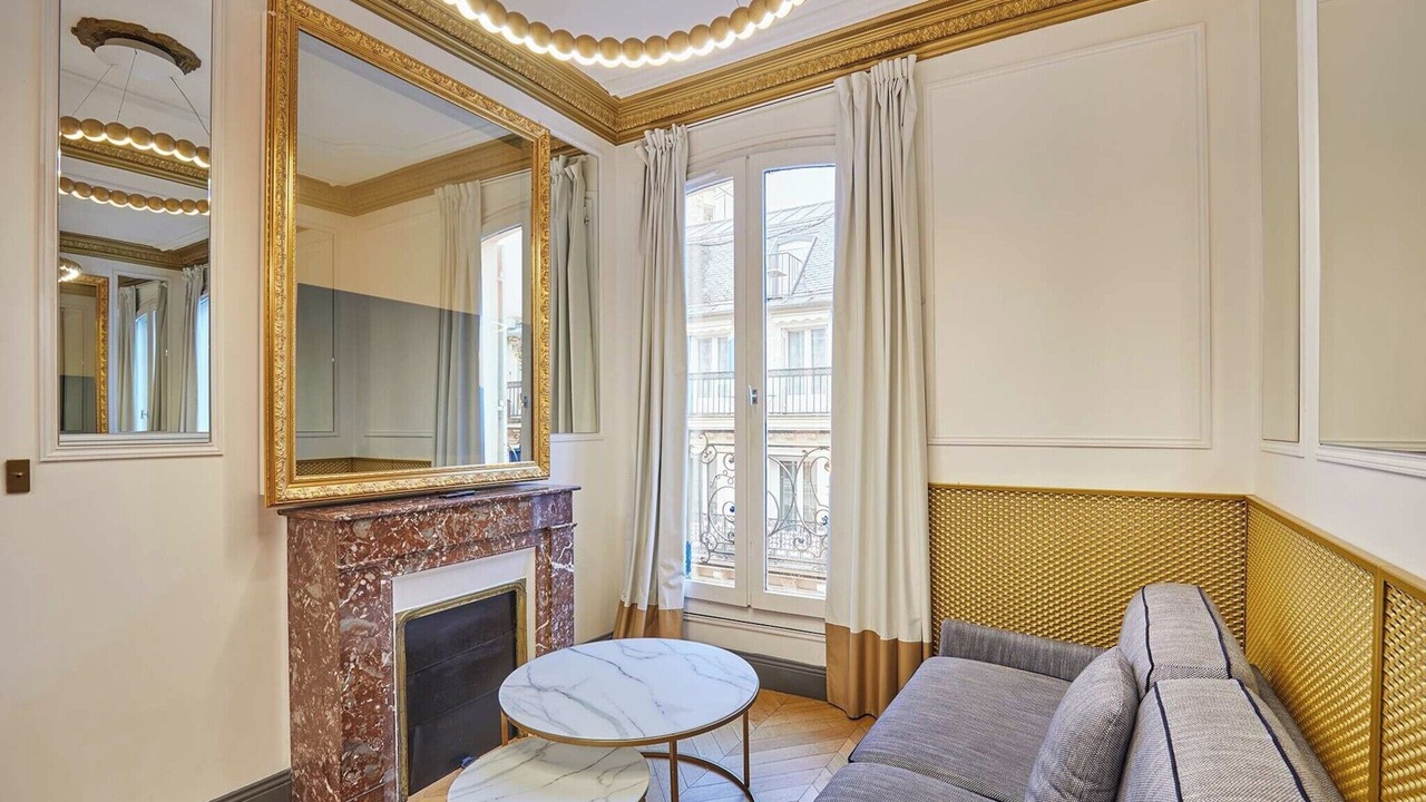 Photo of Livingroom in 8th Arrondissement