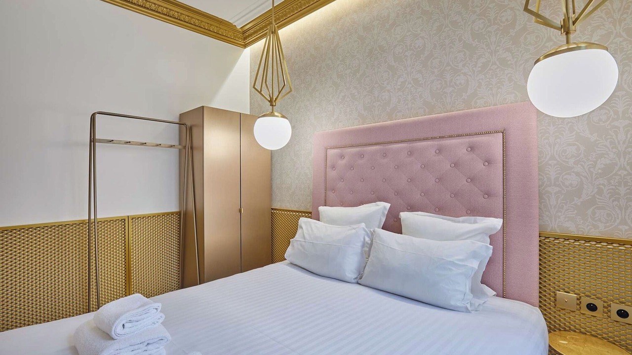 Photo of Bedroom in 8th Arrondissement