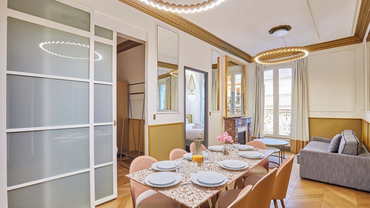 Photo of Livingroom in 8th Arrondissement