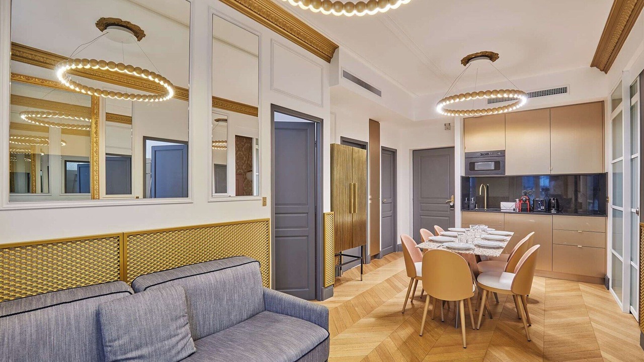 Photo of Livingroom in 8th Arrondissement
