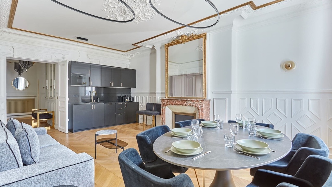Photo of Livingroom in Champs-Elysees