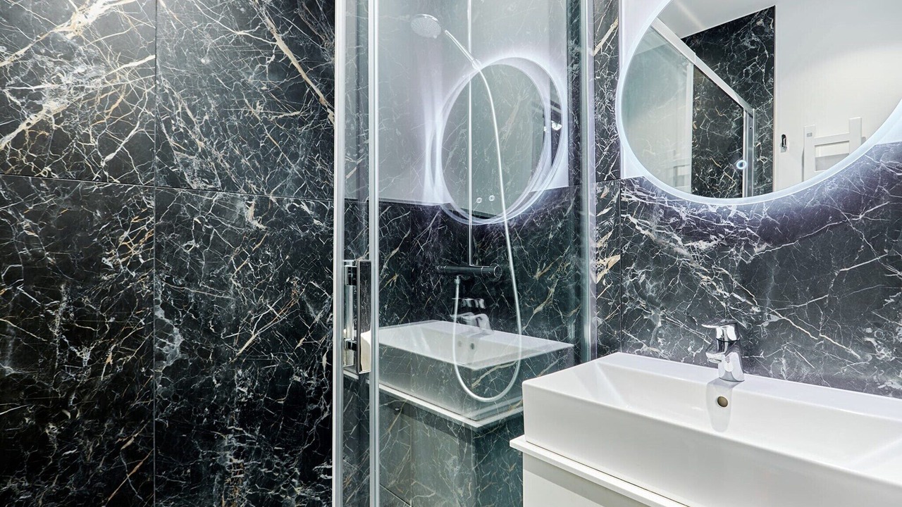 Photo of Bathroom in 2nd Arrondissement