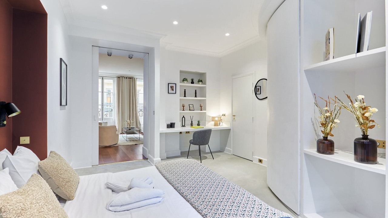 Photo of Bedroom in 2nd Arrondissement