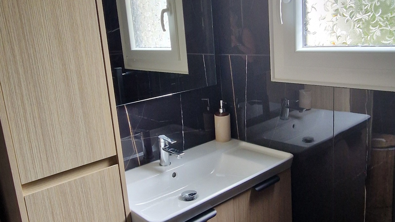 Photo of Bathroom in Ludies
