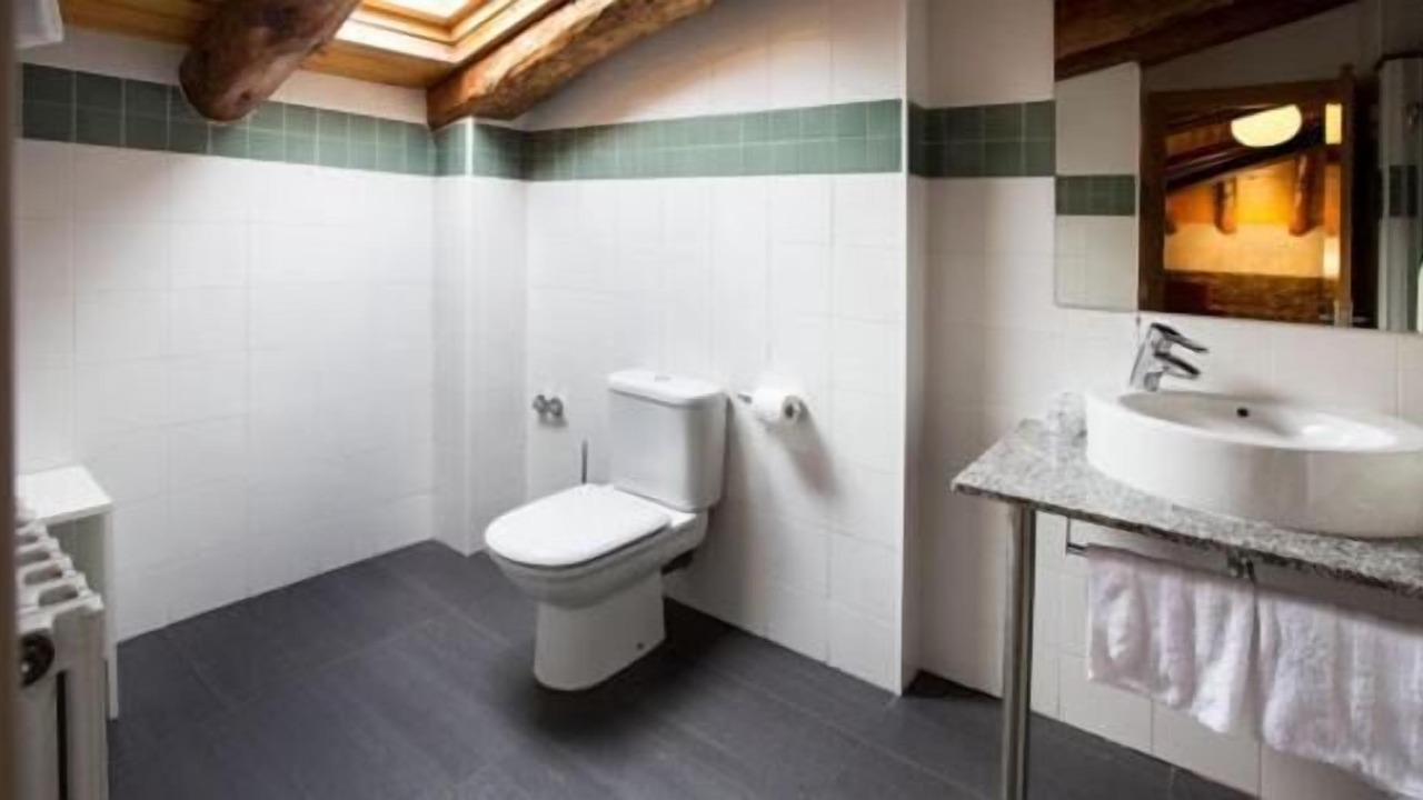Photo of Bathroom in Anserall