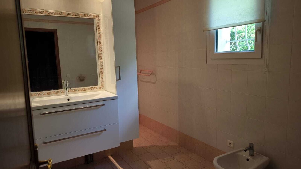 Photo of Bathroom in Teyran