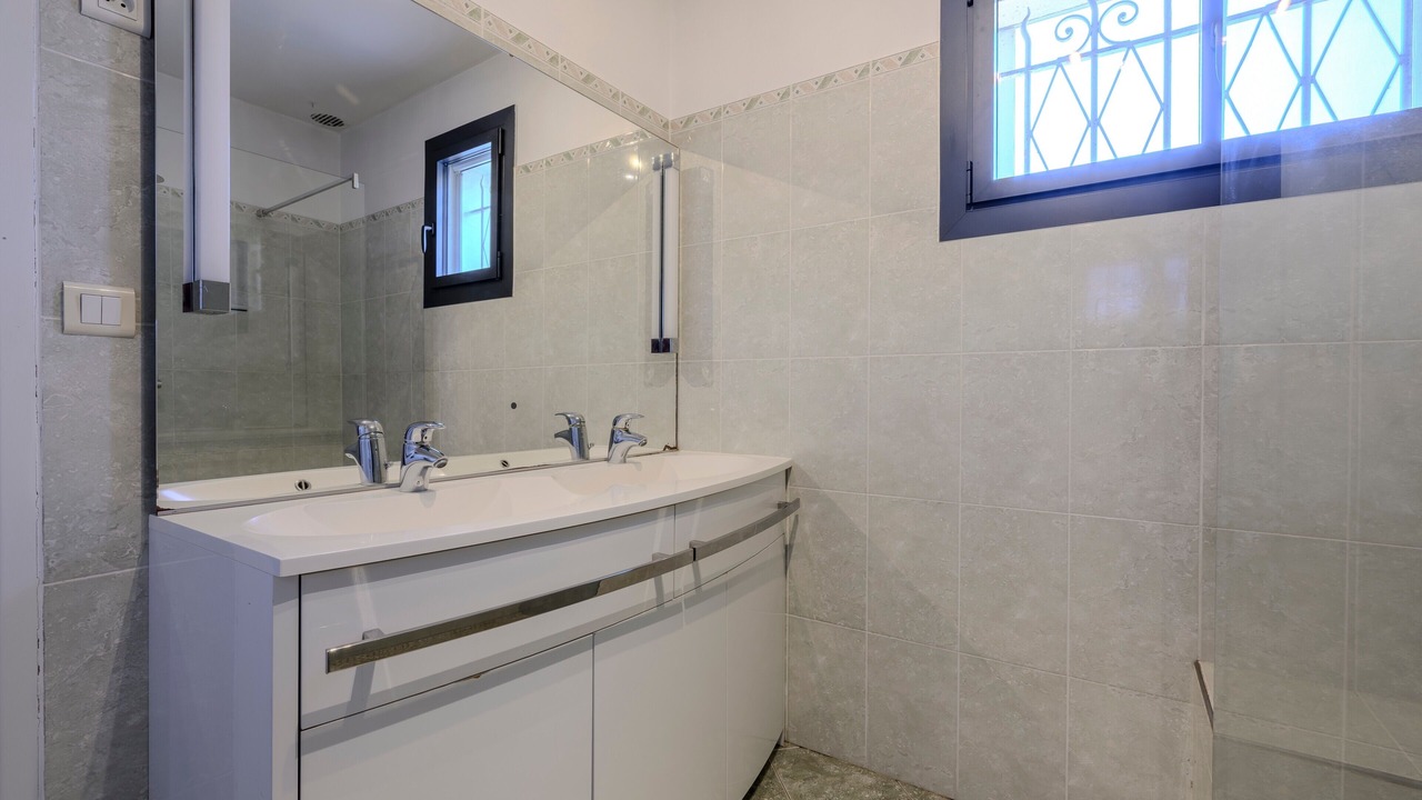 Photo of Bathroom in Entraigues-sur-la-Sorgue