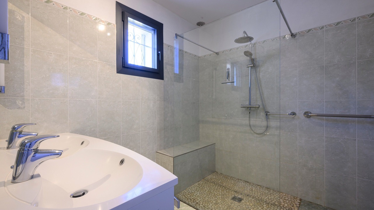 Photo of Bathroom in Entraigues-sur-la-Sorgue