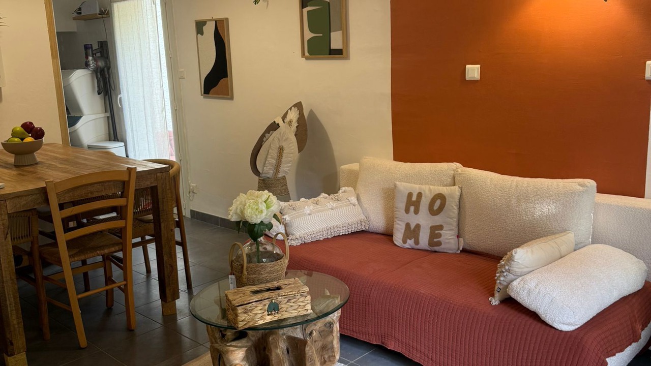 Photo of Livingroom in Saint-Etienne-Vallee-Francaise