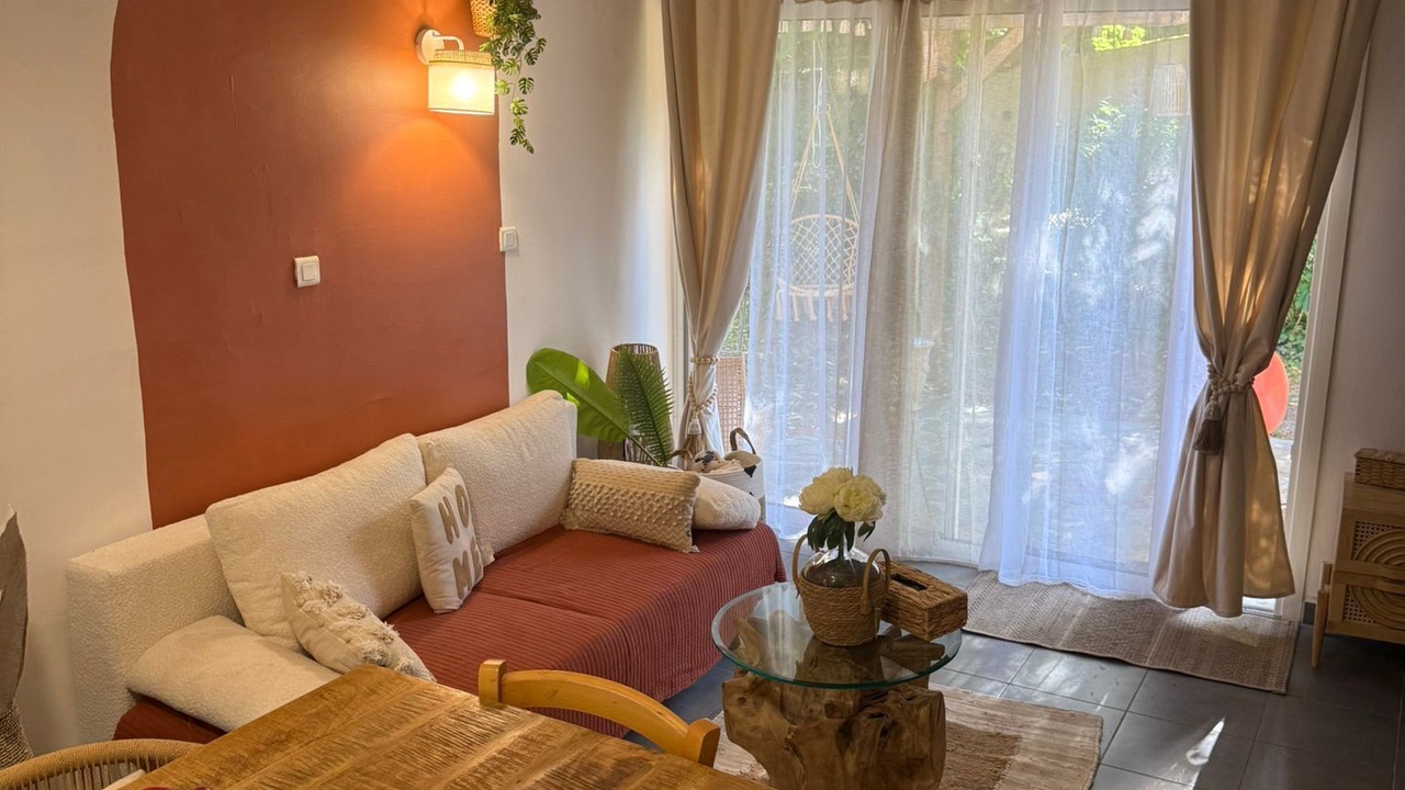 Photo of Livingroom in Saint-Etienne-Vallee-Francaise