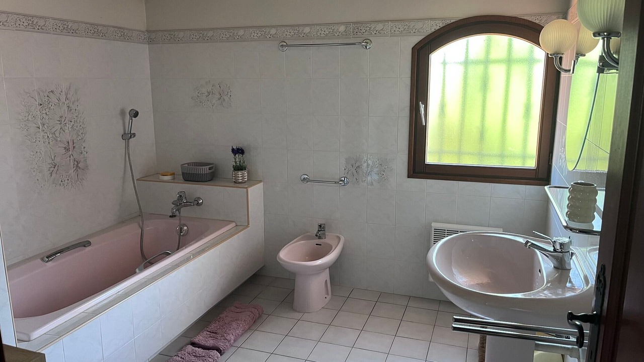 Photo of Bathroom in Laroque-des-Alberes
