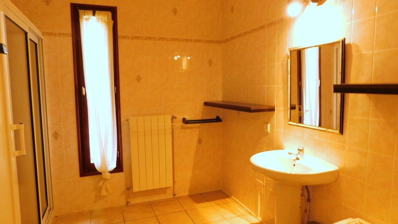 Photo of Bathroom in Cazaubon