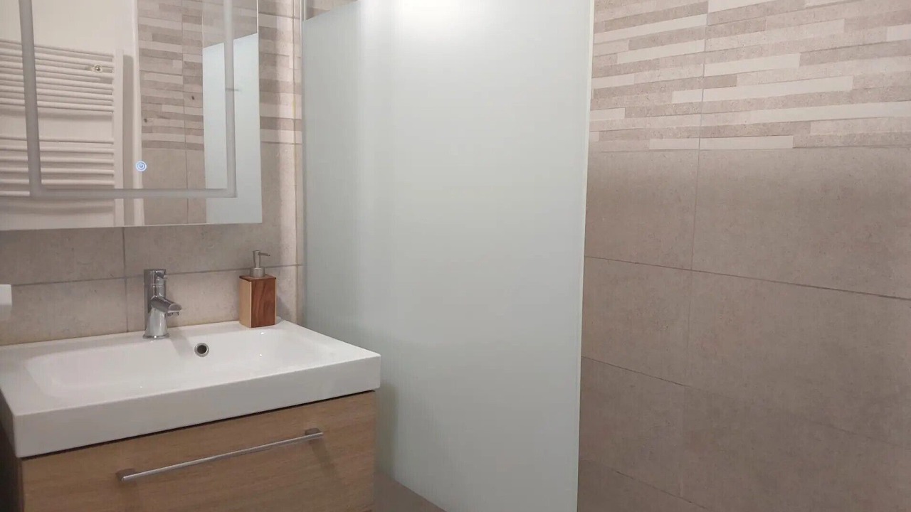 Photo of Bathroom in Saint-Andre-de-Cubzac