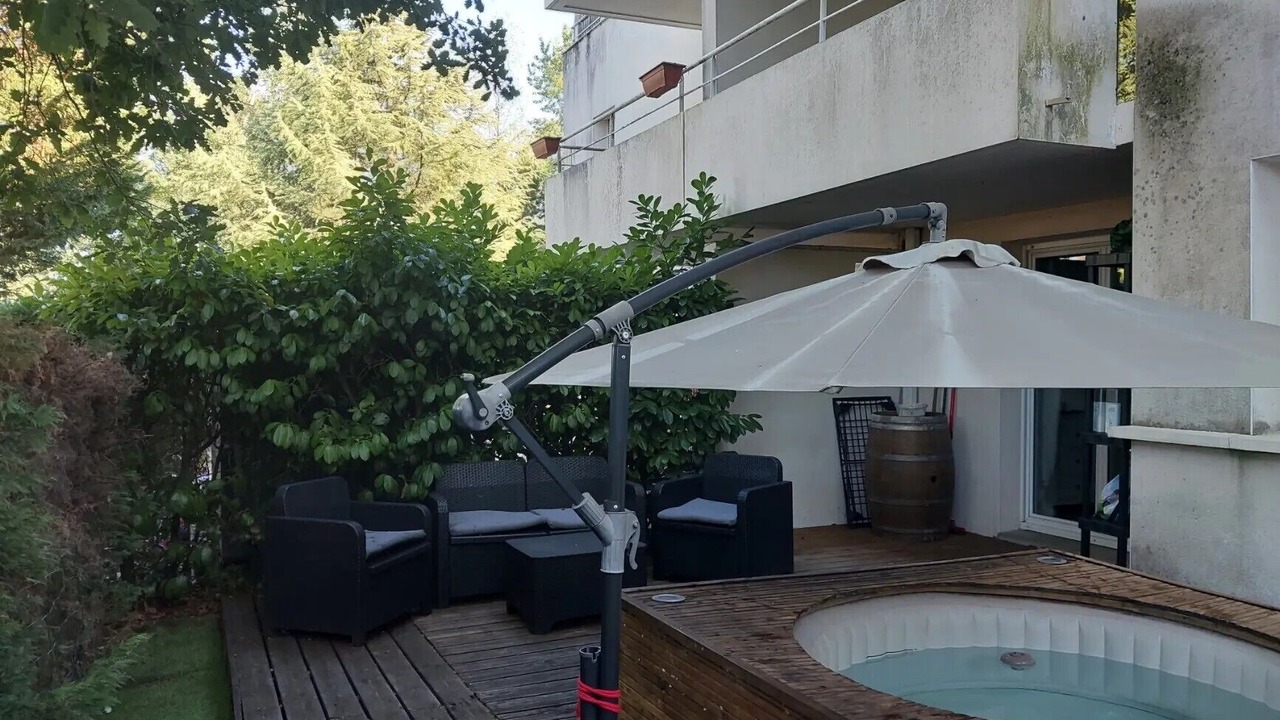 Photo of Patio Balcony in Saint-Andre-de-Cubzac