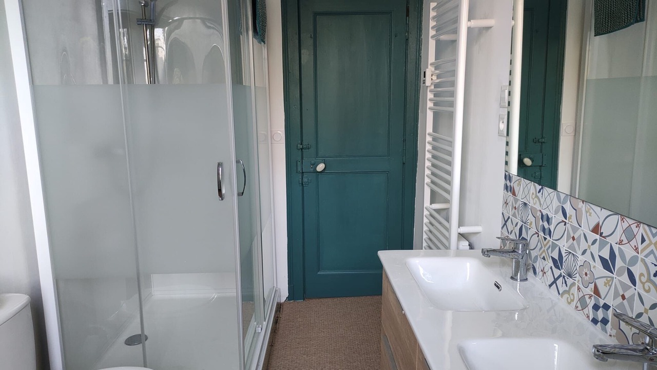 Photo of Bathroom in Boisseuil