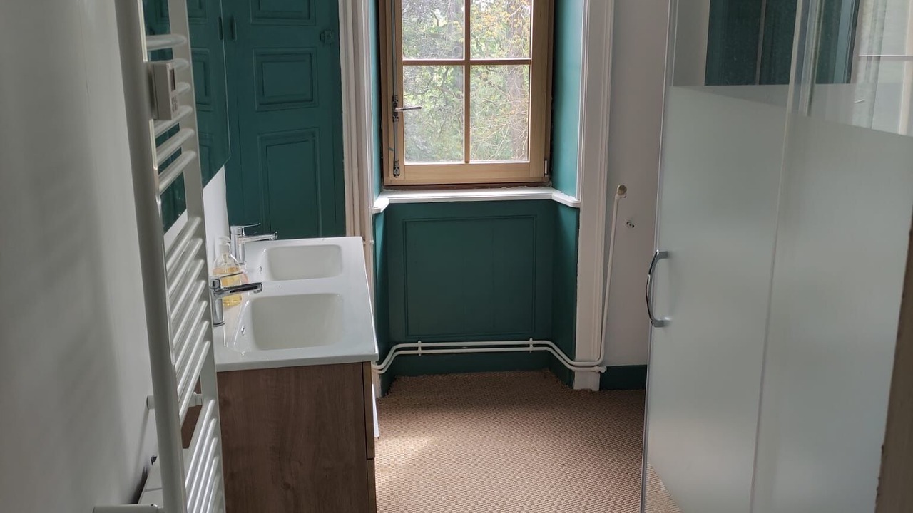 Photo of Bathroom in Boisseuil