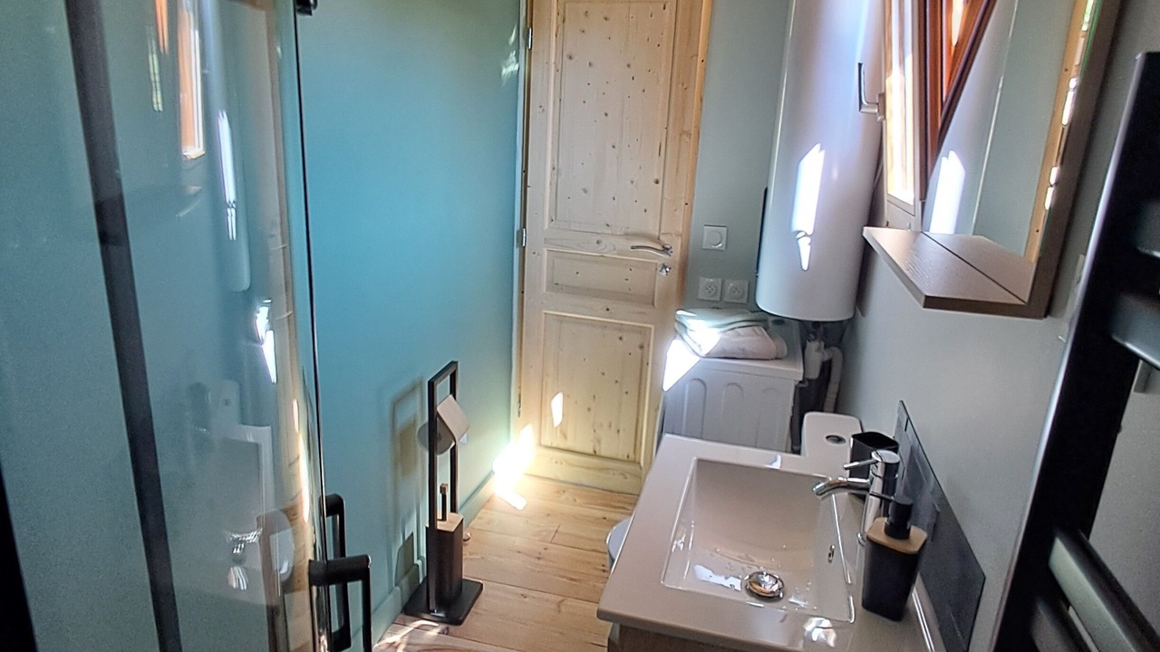 Photo of Bathroom in Saint-Merd-les-Oussines