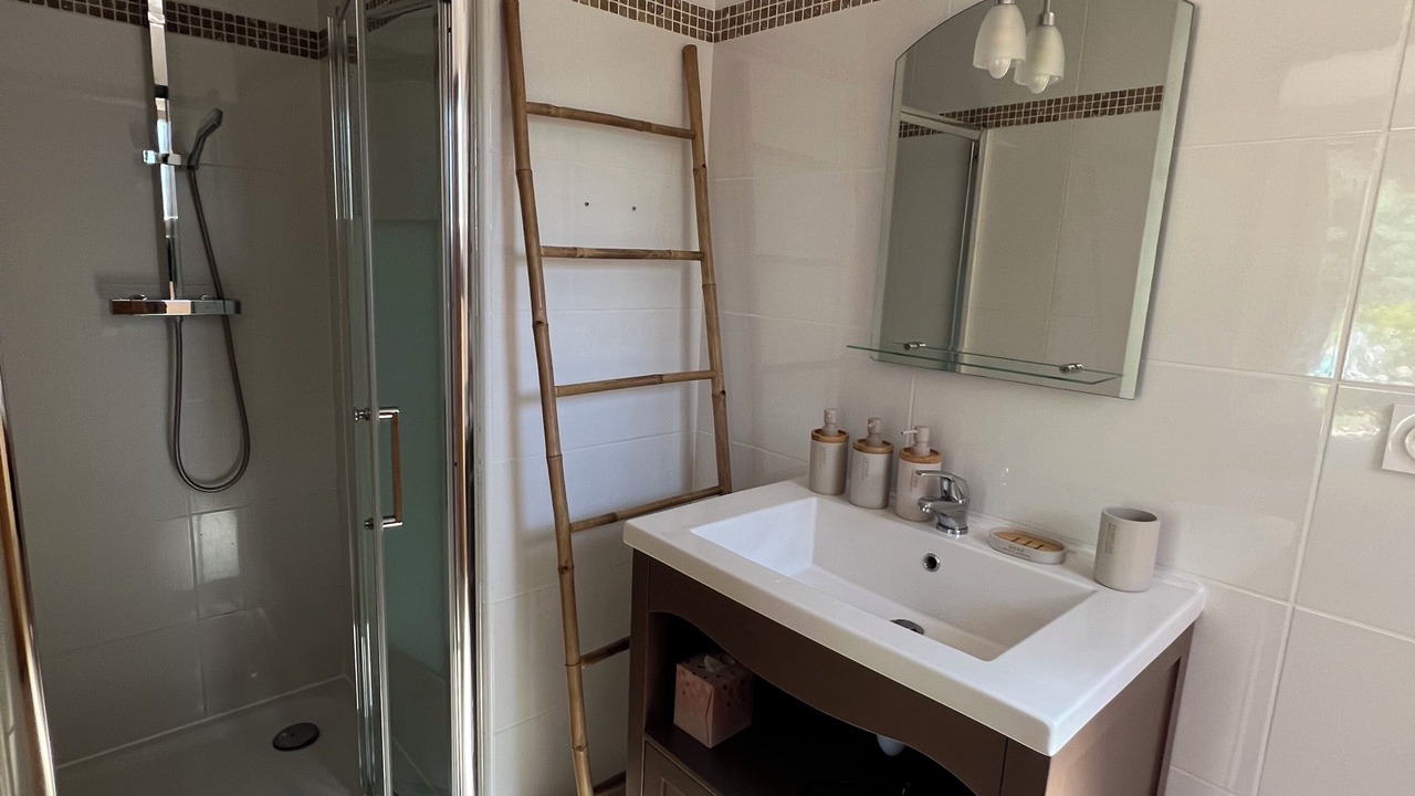 Photo of Bathroom in Villelongue-dels-Monts