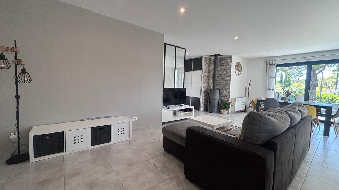 Photo of Livingroom in Teyran