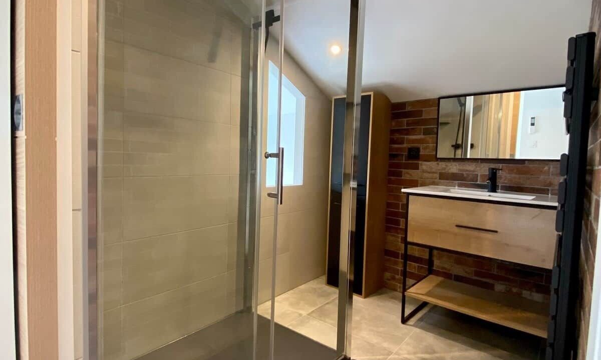 Photo of Bathroom in Saint-Andre-de-Cubzac