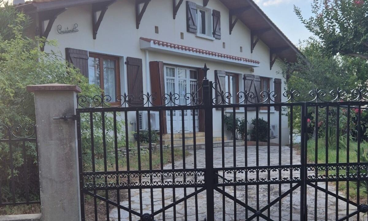 Photo of Outdoor in Caupenne