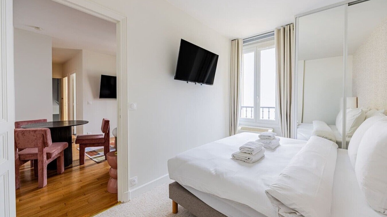 Photo of Bedroom in Champs-Elysees