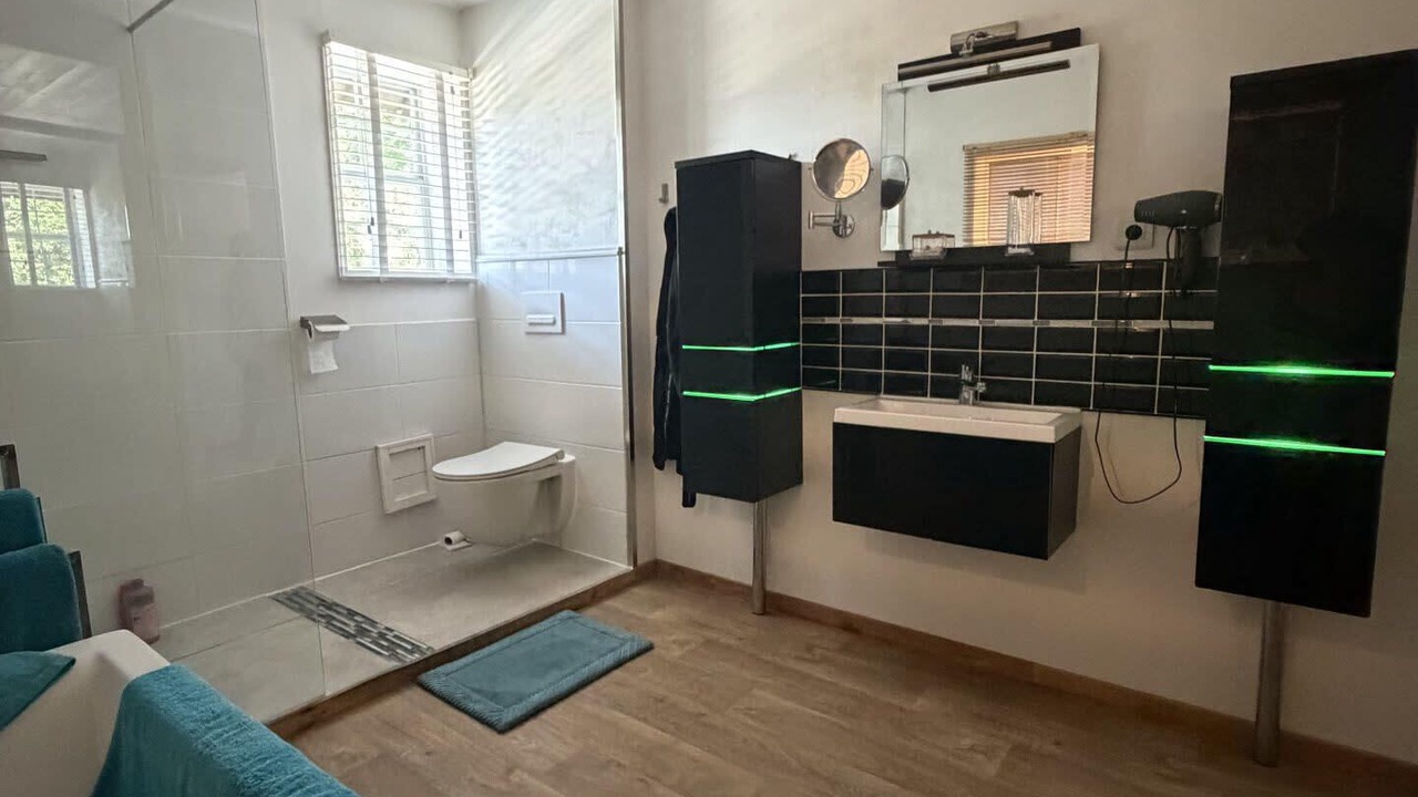 Photo of Bathroom in Pissos