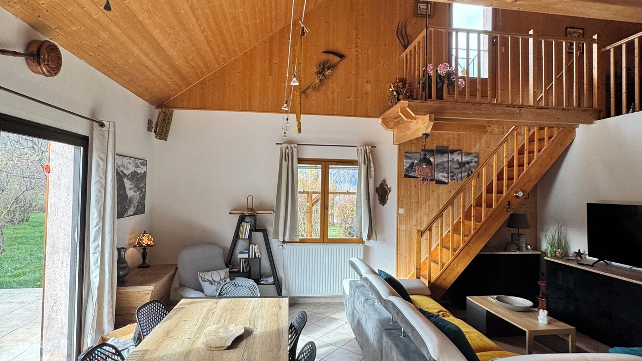 Photo of Livingroom in Saint-Eusebe-en-Champsaur
